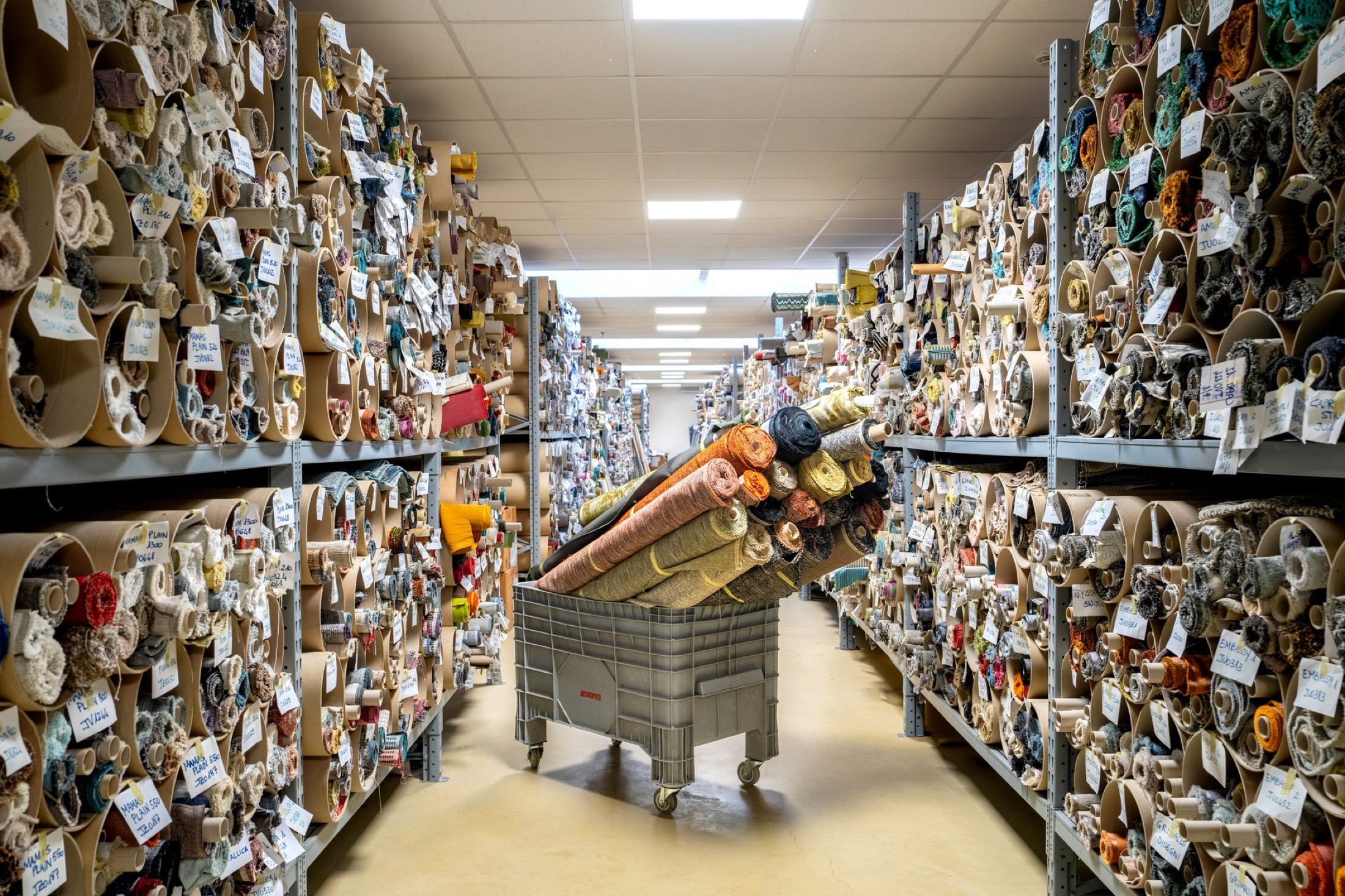 Archivio e magazzino tessuti Pozzi Arturo