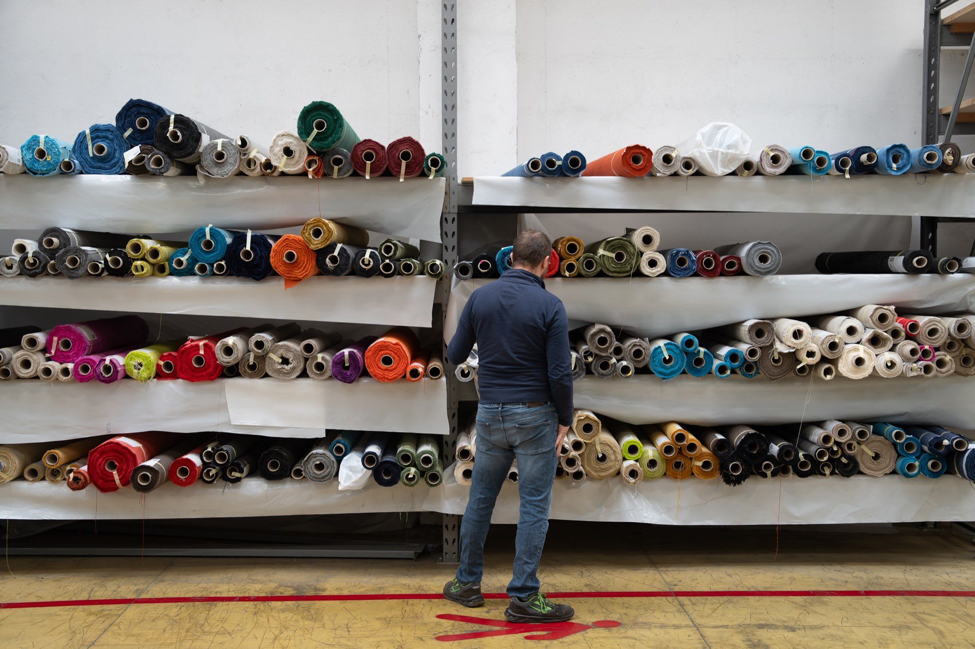 Magazzino Stock Service Pozzi Arturo — tessuti best seller sempre disponibili